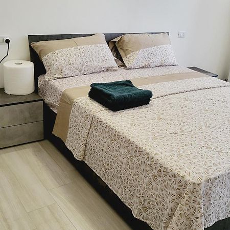 Casa Manzoni Apartment Novara Bagian luar foto