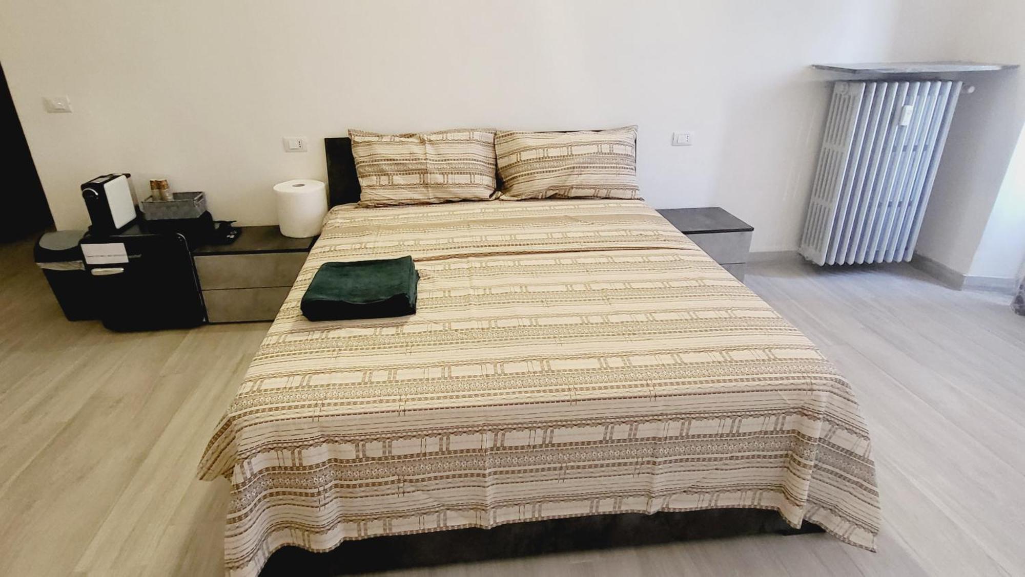 Casa Manzoni Apartment Novara Bagian luar foto